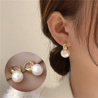 2025 New Cute Pearl Studs Hoop Earrings for Women Gold Color Eardrop Minimalist Tiny Huggies Hoops Wedding Fashion Jewelry