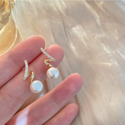 2025 New Cute Pearl Studs Hoop Earrings for Women Gold Color Eardrop Minimalist Tiny Huggies Hoops Wedding Fashion Jewelry